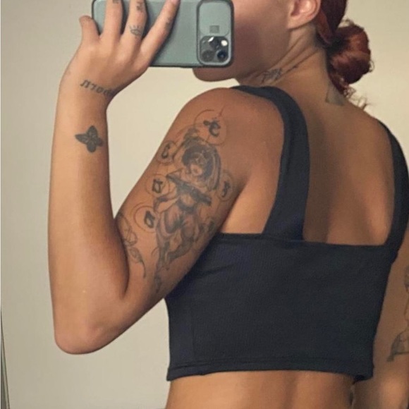 Black crop top - Picture 3 of 3